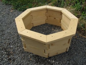 Hexagonal Raised Bed from Naturalyards
